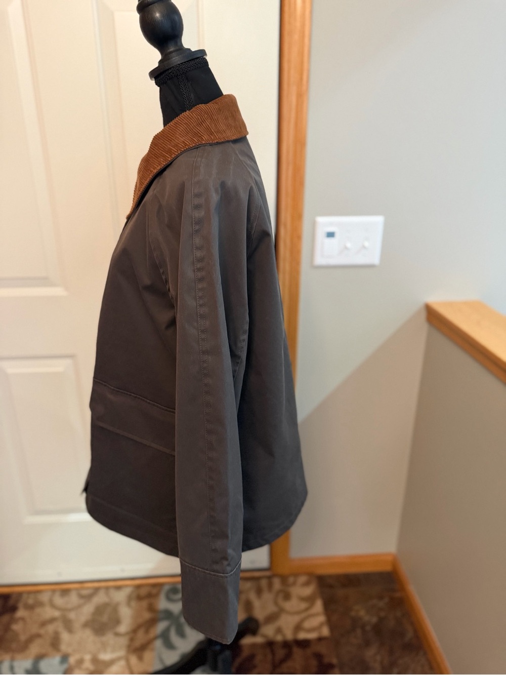 New Sanctuary brown SALG-25789-STC barn jacket with corduroy collar. Size medium - Picture 5 of 16